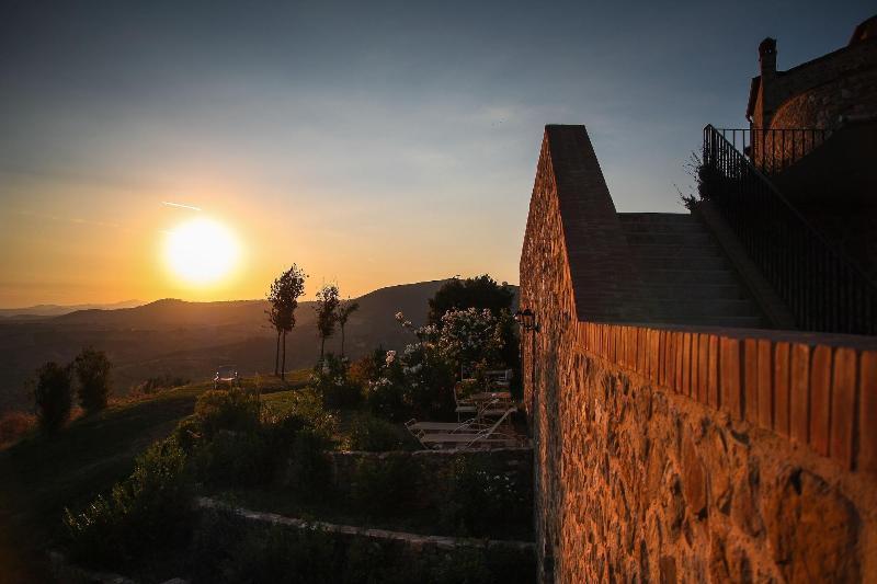 Castello Di Velona, Resort Thermal Spa & Winery Montalcino Dış mekan fotoğraf